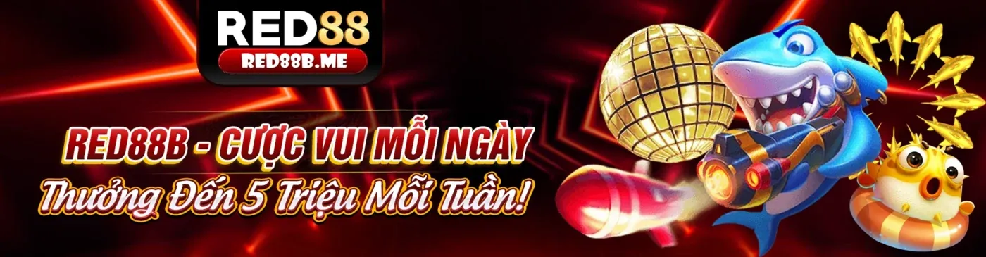 Người chơi đang tập trung vào màn hình máy tính bảng với giao diện game casino trực tuyến kufun, xung quanh là chip poker và thẻ bài, thể hiện sự chuyên nghiệp và chiến lược.